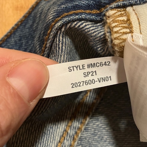 Madewell Relaxed Denim Cutoff Shorts - Picture 6 of 11